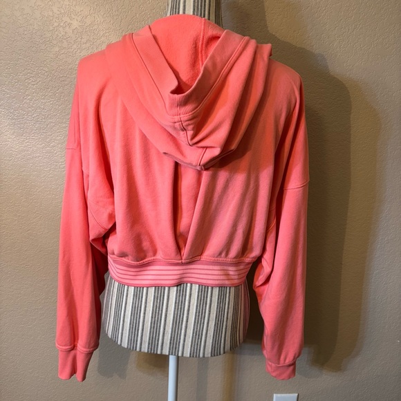 Free People Movement Hoodie XS Grand Slam Coral Pink Cropped V-Neck Ribbed Trim - Picture 7 of 15